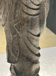 Figure de moine en fonte dor&eacute;e, Chine, Ming