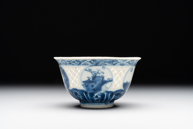 Een Chinese opengewerkte blauw-witte kom, Transitie periode