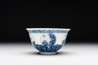 A Chinese blue and white reticulated bowl, Transitional period