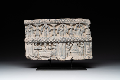 Three Gandhara grey schist frieze fragments with narrative design, 1/5th C.