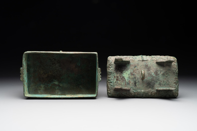 A very rare bronze food vessel and cover, Fang Xu 方盨, middle Western Zhou