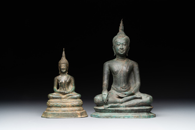 Four various Burmese bronze Buddhas, 15/17th C.