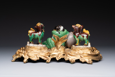 A French gilt bronze inkwell with Chinese verte biscuit porcelain, 19th C. and Kangxi