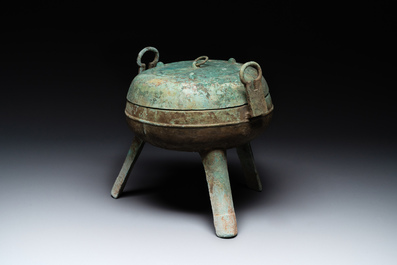 A Chinese archaic bronze tripod food vessel, 'ding 鼎', Eastern Han