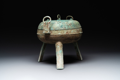 A Chinese archaic bronze tripod food vessel, 'ding 鼎', Eastern Han