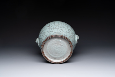 A Chinese ge-type vase with lion handles 18th C.