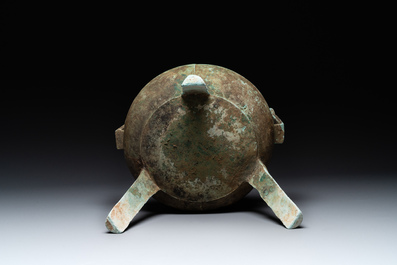 A Chinese archaic bronze tripod food vessel, 'ding 鼎', Eastern Han