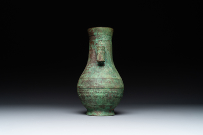 A large bronze arrow vase, 'touhu 投壺', Song/Yuan