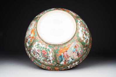 A Chinese Canton famille rose reticulated basket and stand, a bowl and a dish, 19th C.