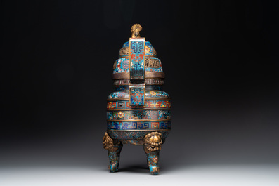 A pair of Chinese cloisonn&eacute; censers with covers and stands, 19/20th C.