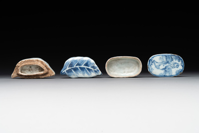 Three Chinese blue and white incense boxes and covers for the Japanese market, late Ming, 17th C.