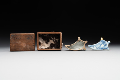 Three Chinese blue and white incense boxes and covers for the Japanese market, late Ming, 17th C.