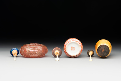 A group of six various Chinese snuff bottles, 19/20th C.