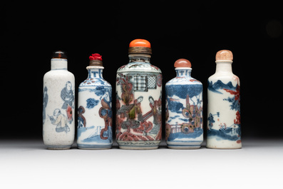 Five Chinese blue, white and copper-red snuff bottles, 19/20th C.