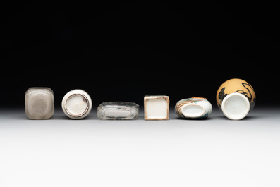 Six various Chinese porcelain and glass snuff bottles, 19th C.