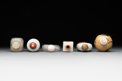 Six various Chinese porcelain and glass snuff bottles, 19th C.
