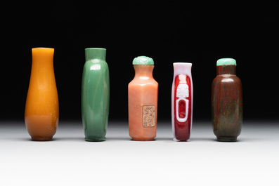 Nine monochrome Chinese porcelain and glass snuff bottles, 19/20th C.
