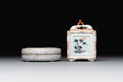 A Chinese famille rose covered seal paste box and a square famille verte covered censer, Qianlong mark, 19th C.