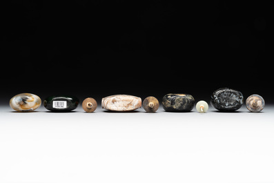 Five Chinese hardstone and glass snuff bottles, 19/20th C.