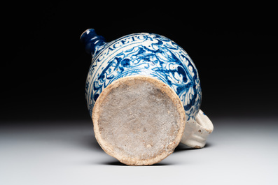 A blue and white Antwerp maiolica 'a foglie' wet drug jar, 2nd half 16th C.