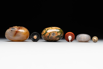 Six Chinese hardstone and agate snuff bottles, 19/20th C.