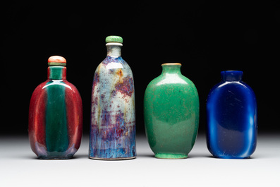 Nine monochrome Chinese porcelain and glass snuff bottles, 19/20th C.