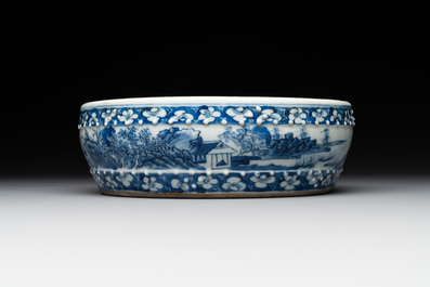 A Chinese blue and white brush washer and two seal paste boxes and covers, Qianlong mark, 19th C.