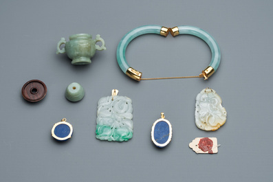 A varied collection of jewellery in jade and lapis lazuli, including gold mounts, China, 19/20th C.
