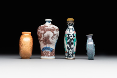 Four various Chinese porcelain snuff bottles, 19th C.