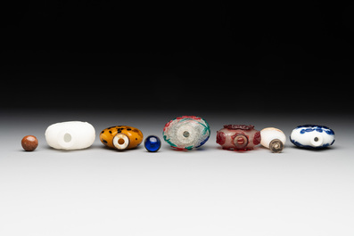 Ten Chinese overlay, multi-coloured and monochrome glass snuff bottles, 19/20th C.