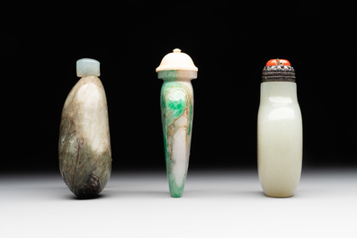 Three Chinese jade snuff bottles, 19/20th C.