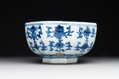 A Chinese blue and white octagonal 'bajixiang' bowl, Ming