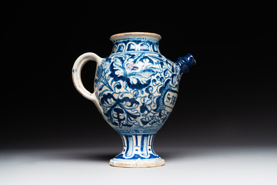 A blue and white Antwerp maiolica 'a foglie' wet drug jar, 2nd half 16th C.
