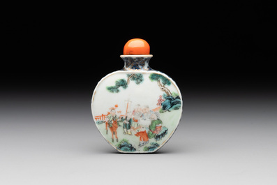 A Chinese famille rose 'Sanxing' snuff bottle, Qianlong mark and of the period