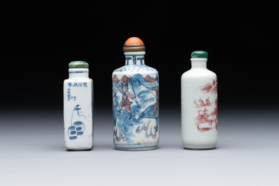 Seven various Chinese porcelain snuff bottles, Yongzheng and Qianlong mark, 19/20th C.