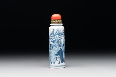 A fine and large Chinese blue, white and copper-red 'Shen Zhou Lei 神州擂' snuff bottle, 19th C.