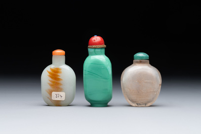 Seven various Chinese jade, agate and glass snuff bottles, 19/20th C.