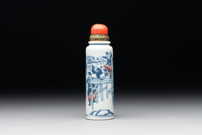 A fine and large Chinese blue, white and copper-red 'Shen Zhou Lei 神州擂' snuff bottle, 19th C.