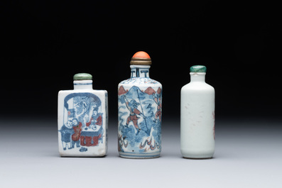 Seven various Chinese porcelain snuff bottles, Yongzheng and Qianlong mark, 19/20th C.