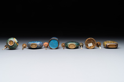 Six Chinese cloisonn&eacute; snuff bottles, Qianlong mark, 19/20th C.
