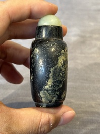 Five Chinese hardstone and glass snuff bottles, 19/20th C.