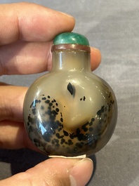 Five fine Chinese agate snuff bottles, Qing