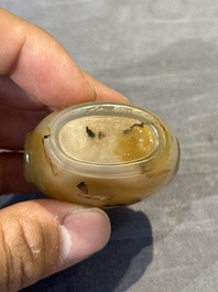 Five fine Chinese agate snuff bottles, Qing