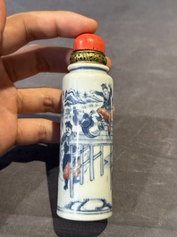 A fine and large Chinese blue, white and copper-red 'Shen Zhou Lei 神州擂' snuff bottle, 19th C.