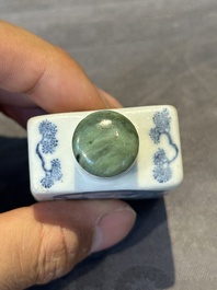 Seven various Chinese porcelain snuff bottles, Yongzheng and Qianlong mark, 19/20th C.