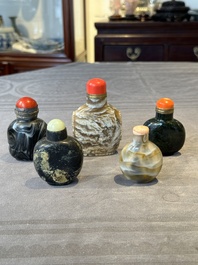 Five Chinese hardstone and glass snuff bottles, 19/20th C.