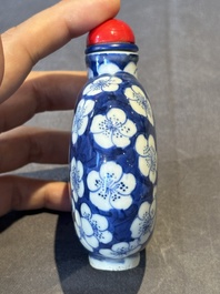A large Chinese blue and white 'prunus on cracked ice' snuff bottle, Chenghua mark, 18/19th C.