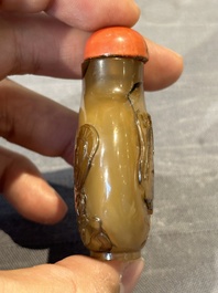 Five fine Chinese agate snuff bottles, Qing