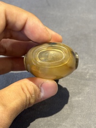 Six Chinese agate, jade and glass snuff bottles, 19/20th C.