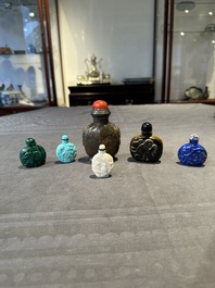 Six Chinese snuff bottles in various carved gemstones, 19/20th C.